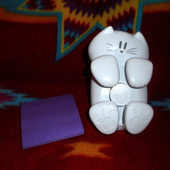 White CAT-330 Pop-Up Note Dispenser by Post-It for 3"x3" Acordion Pop-Up Notes - Picture 4 of 4